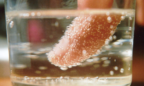 Болезнь от пузырьков газа подтвердит «пальцевый тест»