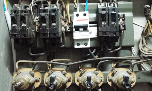 К аквариуму не поступает электропитание – проверьте автоматы
